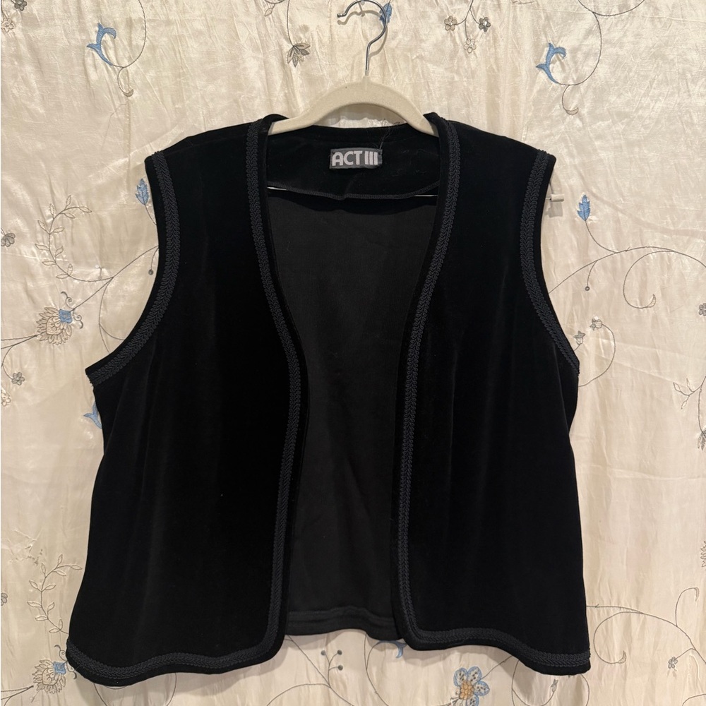 Black Sleeveless Tank Top
